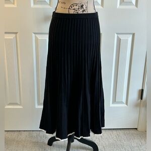 Elegant Black Pleated sweater Skirt XL NWOT